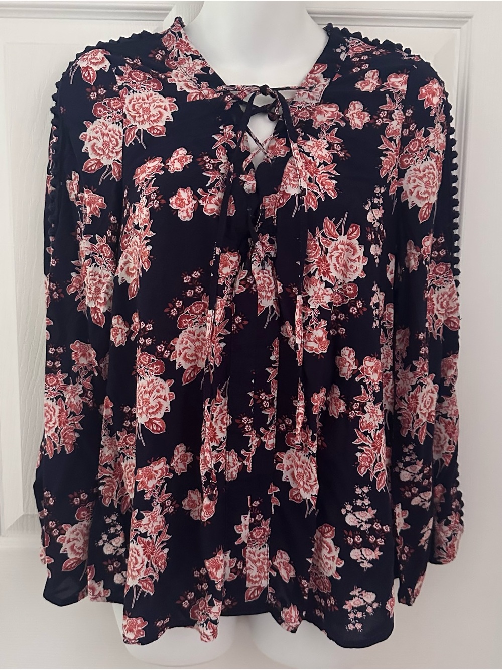 Entro Women's Medium Floral Blouse Navy Lace Up Bell Sleeve Rayon Boho Top